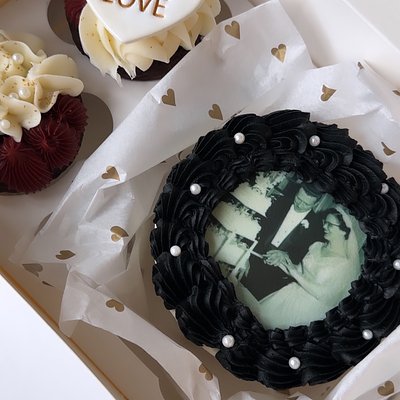 Personalized Photo Mini Cake & Cupcakes 