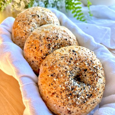 Everything But The Bagel Seasoned sourdough bagels 
