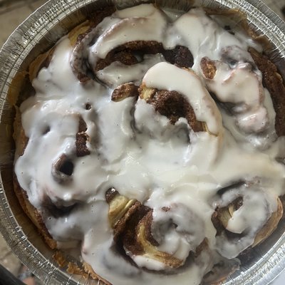 Cinnamon Roll W/ Icing