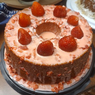 Strawberry Cream Cheese Pound Cake 