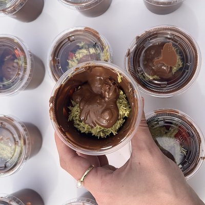 Dubai Chocolate Crackle Cup