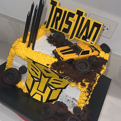 Custom Square Shaped Cake 