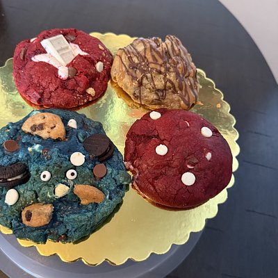 4 Pack Assorted Cookies 