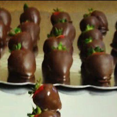 Chocolate Dipped Strawberries By The Dozen