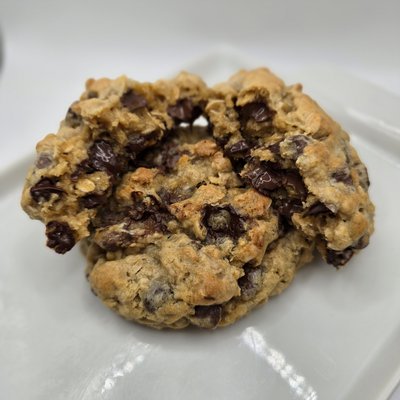 Chocolate Chip Oatmeal Cookie