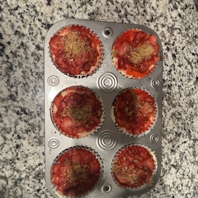 Strawberry Crunch Cheesecake Cupcakes 🧁 