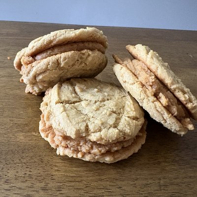 Peanut Butter Cream Pie 1 Dozen
