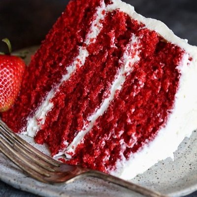 Red Velvet Mediana 10 Inches (10 A 15 Porciones)