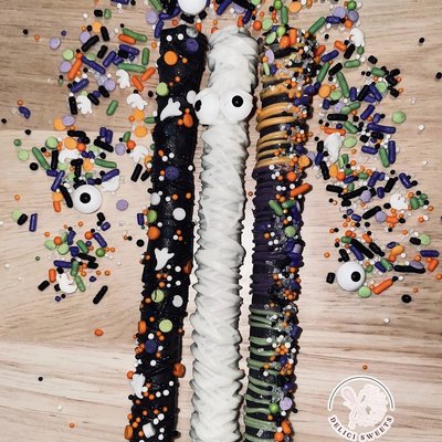 Halloween Pretzel Rods