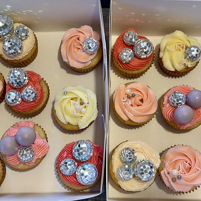 Custom Cupcakes (Per Dozen) 