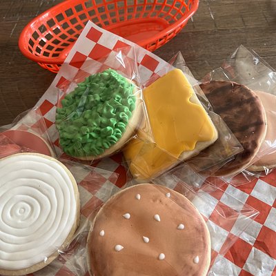 Flippin Awesom Burger Cookie Basket