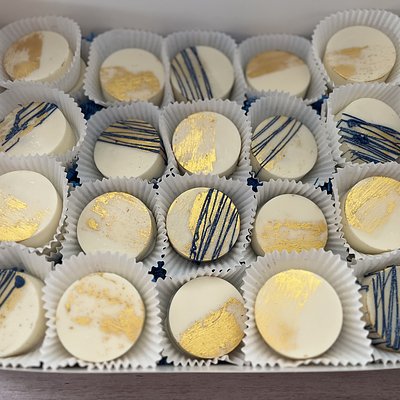 Cake Puck (Dozen) 