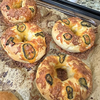 Jalapeño Cheddar Bagel - 6 Pack