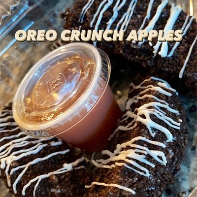 Apple Slices With Cheesecake Dip 