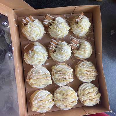 6 Banana Pudding Cupcakes
