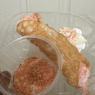 Strawberry Cheesecake Cannoli