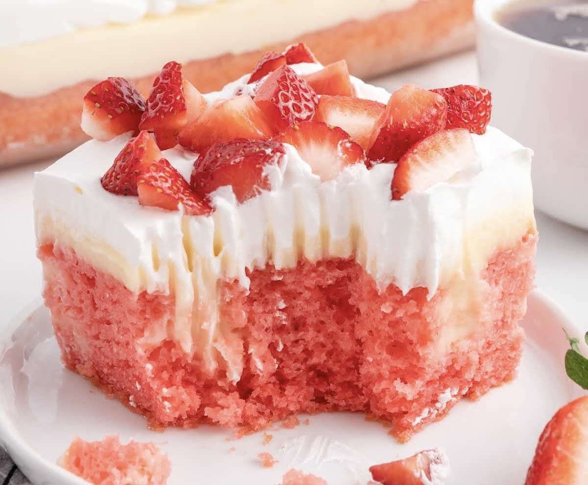 Mini Strawberry Poke Cake 