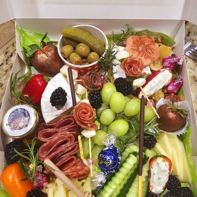 Charcuterie Grazing Box Small