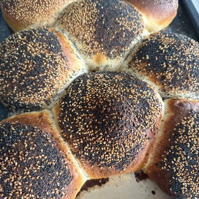 Sesame And Poppy Seeds Added To Any Loaf 