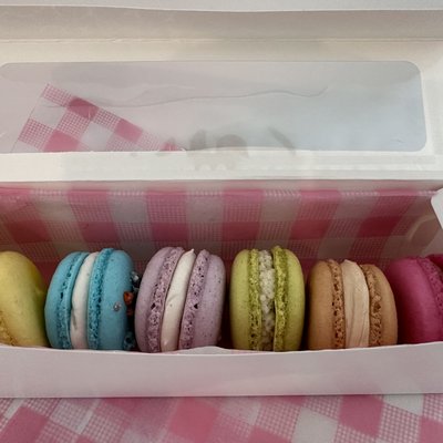 Macarons (box of 6)