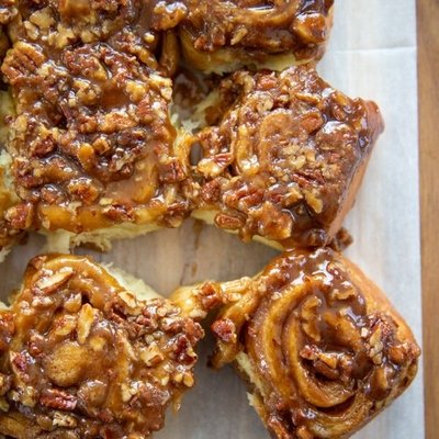 Pecan Pie Cinnamon Rolls 