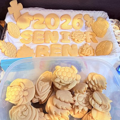 Sugar Cookie- You Pick The Shape -1oz Butter Cream Per Cookie Comes With Each Cookie -  Thick , Chewy  Added Sprinkles -50Count 