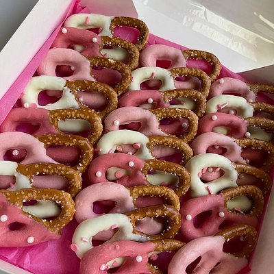 Chocolate Covered Pretzels (12)