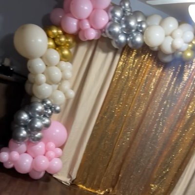 Drapes W/ballons 