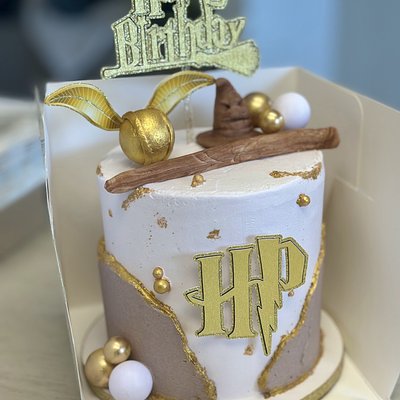 Custom Cake (4 Layers)
