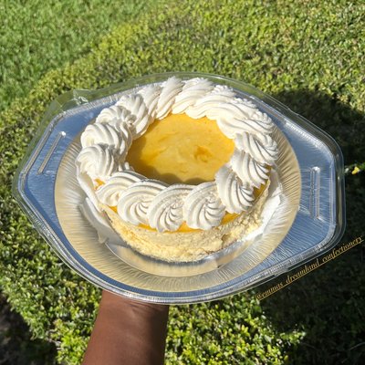 Passion Fruit 💛 Cheesecake - Small 7”
