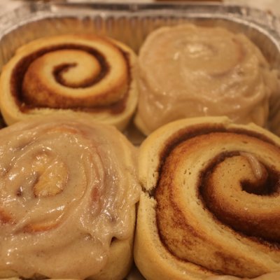 4 Cinnamon Rolls