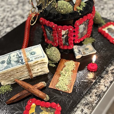 Adult 🍃 Cake