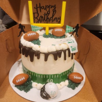 Round 8inch Two Layer Cakes
