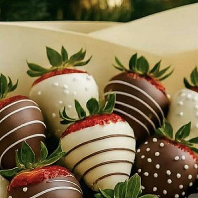 Chocolate covered strawberries ( Classic Dipped)