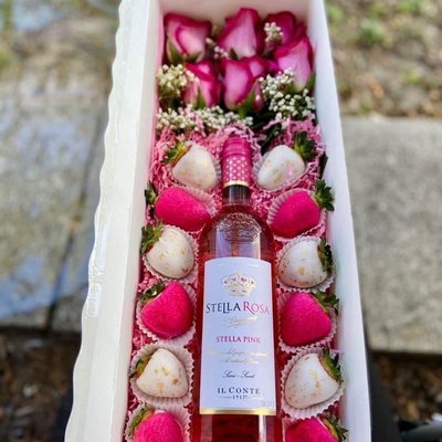  Delxue Wine Box (dozen Strawberries)