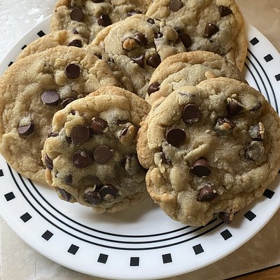 Gooey Chocolate Chip Cookies 