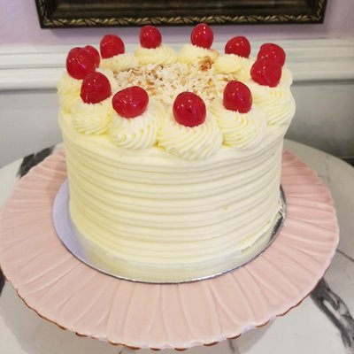 8” Italian Cream Cake 