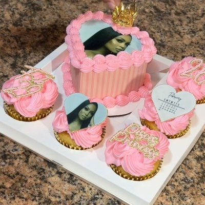 Bento Box- 5 Cupcakes