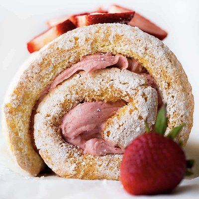 Strawberries And Cream Cake Roll 10-12 Servings 