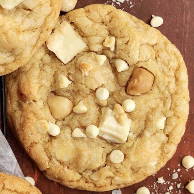 White Chocolate Macadamia Nut (12)