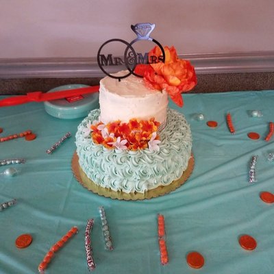 Tier Cake 4 Inch/ 6 Inch....2 layer  (Specify Flavor Of Cake/Frosting/Shape)