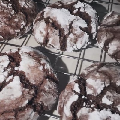 CHOCOLATE CRINKLE COOKIES
