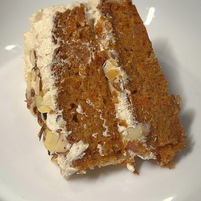 Double Layer 8” Carrot 🥕 Cake