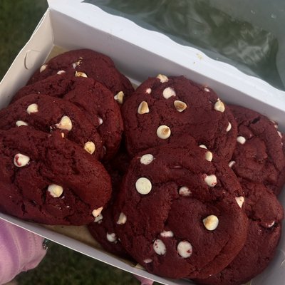 red velvet dozen 🍪