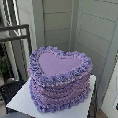 10’ Inch Heart Cake