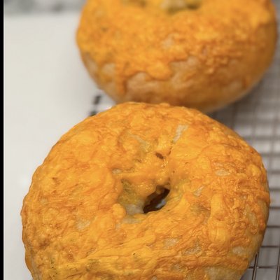 Sharp Cheddar Bagels 6pc