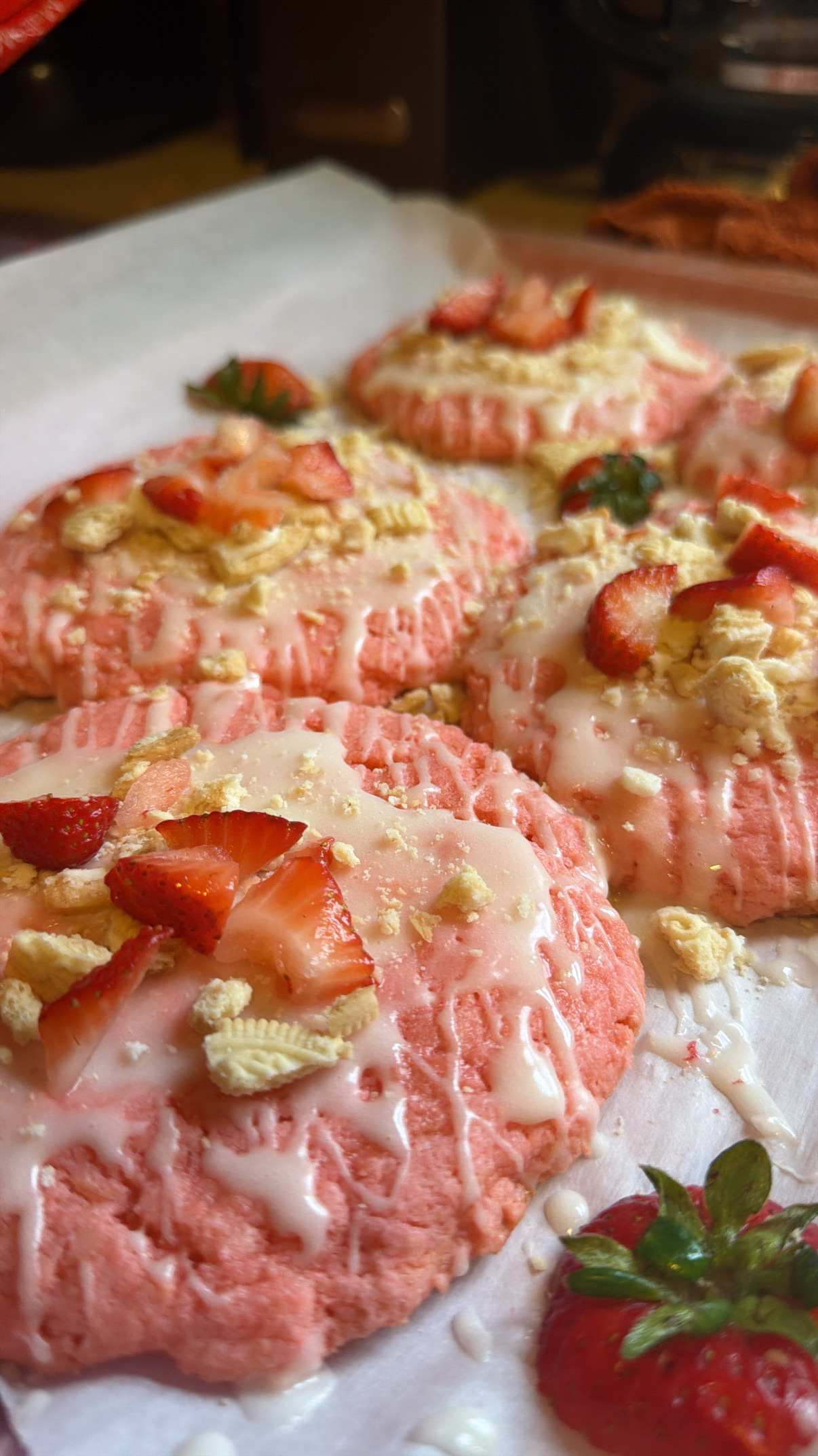 Strawberry Crunch Cookies 
