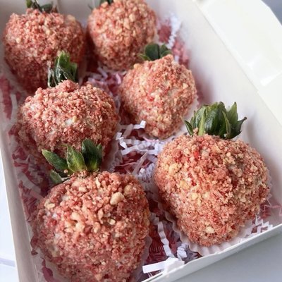 Strawberry Shortcake Covered Berries (24 Count)
