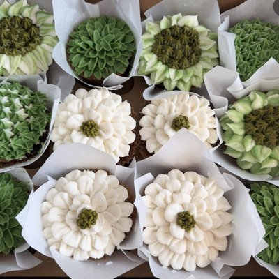 Custom Cupcakes 