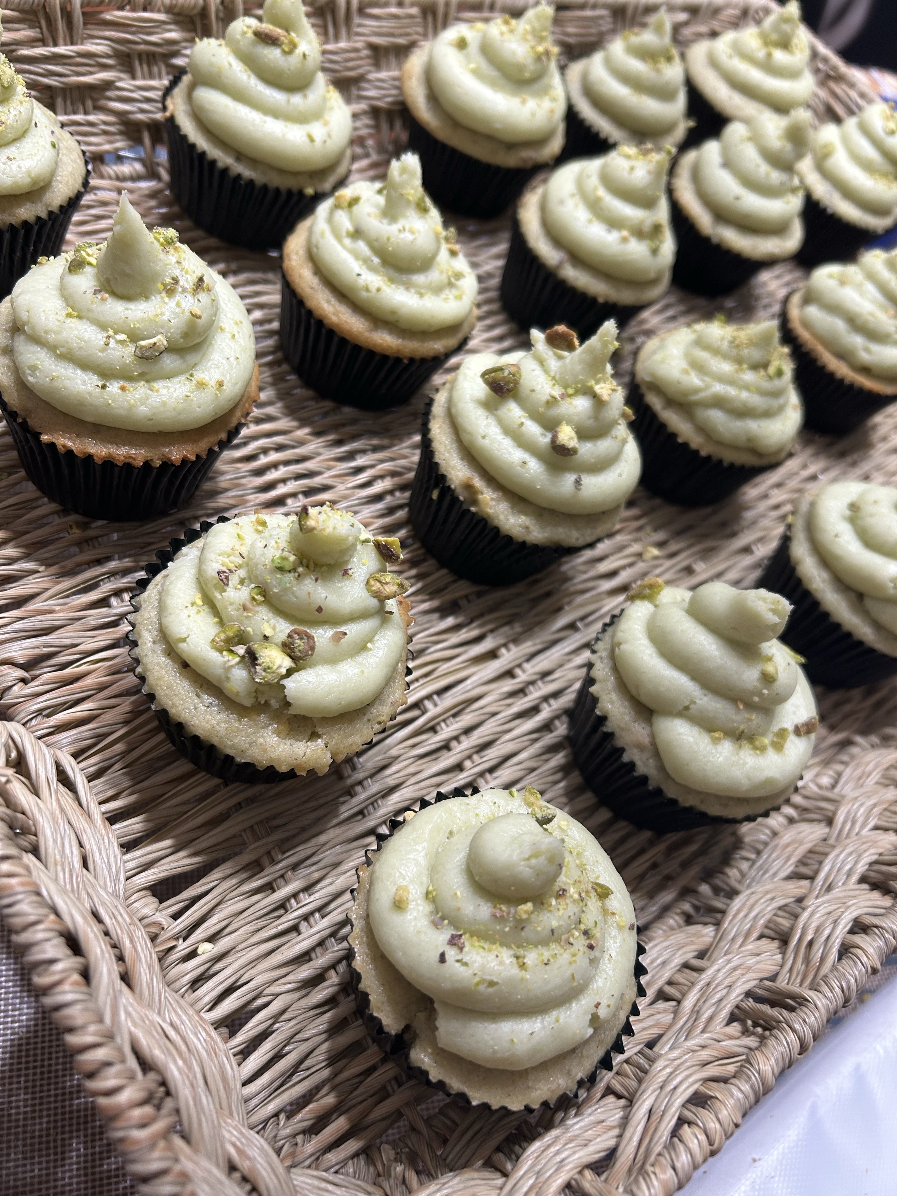Pistachio Cream Cupcakes 